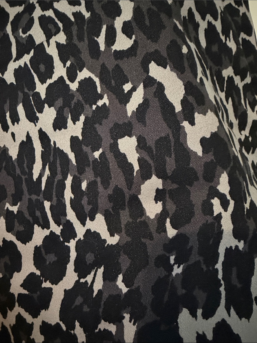NWT leopard print tailored shorts - Picture 2 of 5